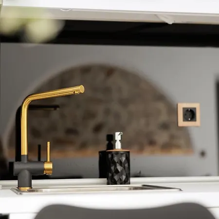 Mm Traditional * Giannádes