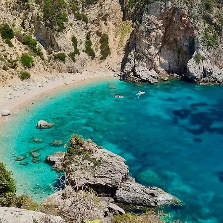 Mm Traditional Giannádes