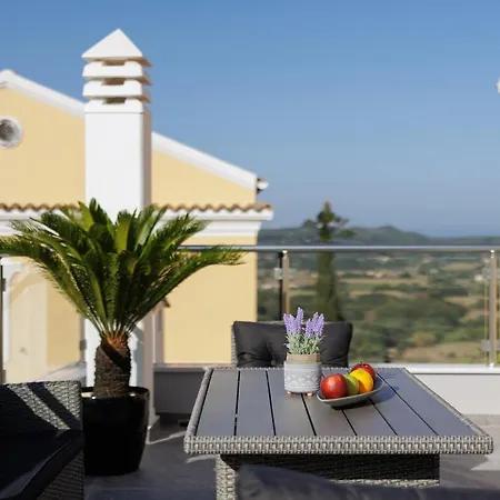 Mm Traditional Giannádes