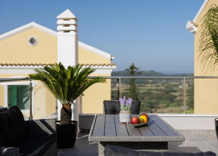 Mm Traditional Giannádes