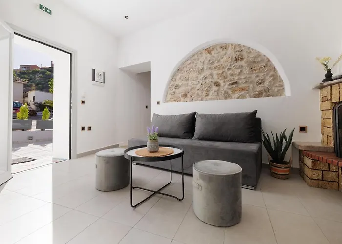 Mm Traditional * Giannádes